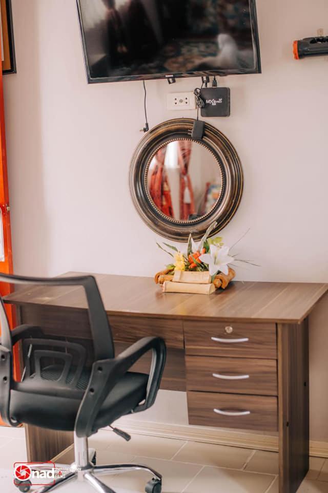 Ashley And Bill'S Suites 'N Garden Hotel And Vacation Homes Carcar Extérieur photo